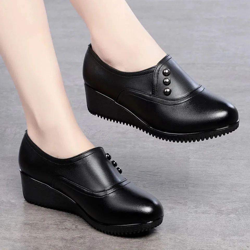 New Arrival Mom Wedges Platform Shoes for Women 2022 Black Leather Sneaker Woman Nurse Shoes Summer Flats