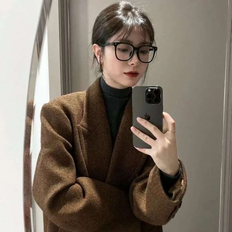 2024 Autumn Winter New Retro Herringbone Wool Coat for Women with Thick Temperament Hip Lapel Collar Long Tweed Jacket Clothing
