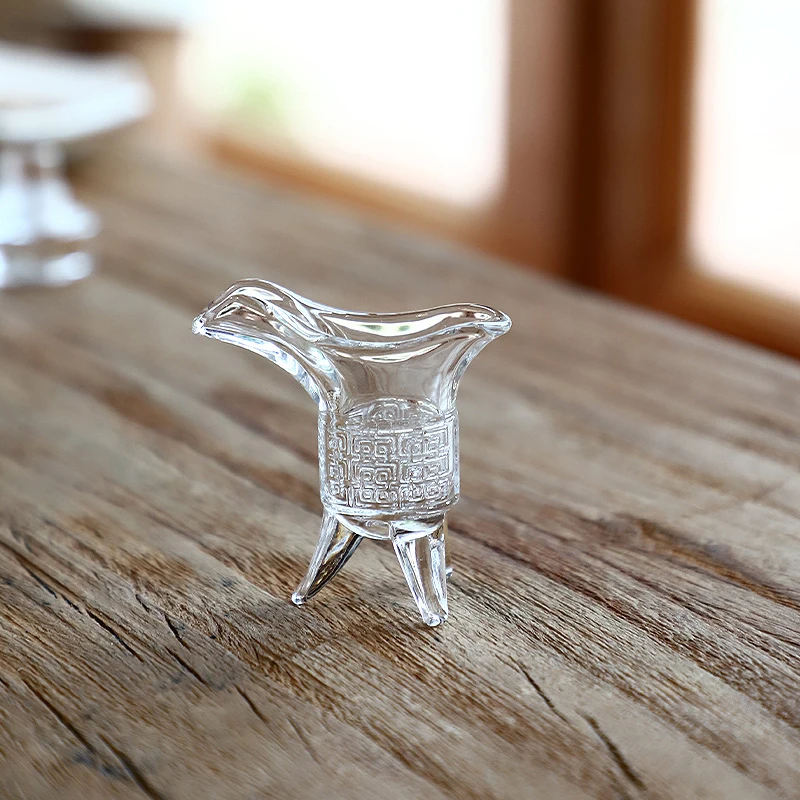 Mini Vintage Red Wine Cups Shot Glass Creative Tea Mug Water Cup Classical Three-legged Marquis Cups Gifts for Friends