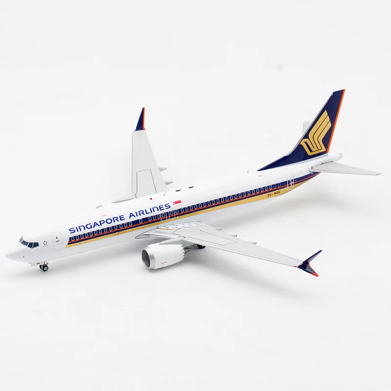 モデルプレーン 1:200（B737-700） Amazon | (ボーイング) BOEING 737-700 プラスチック モデル (1