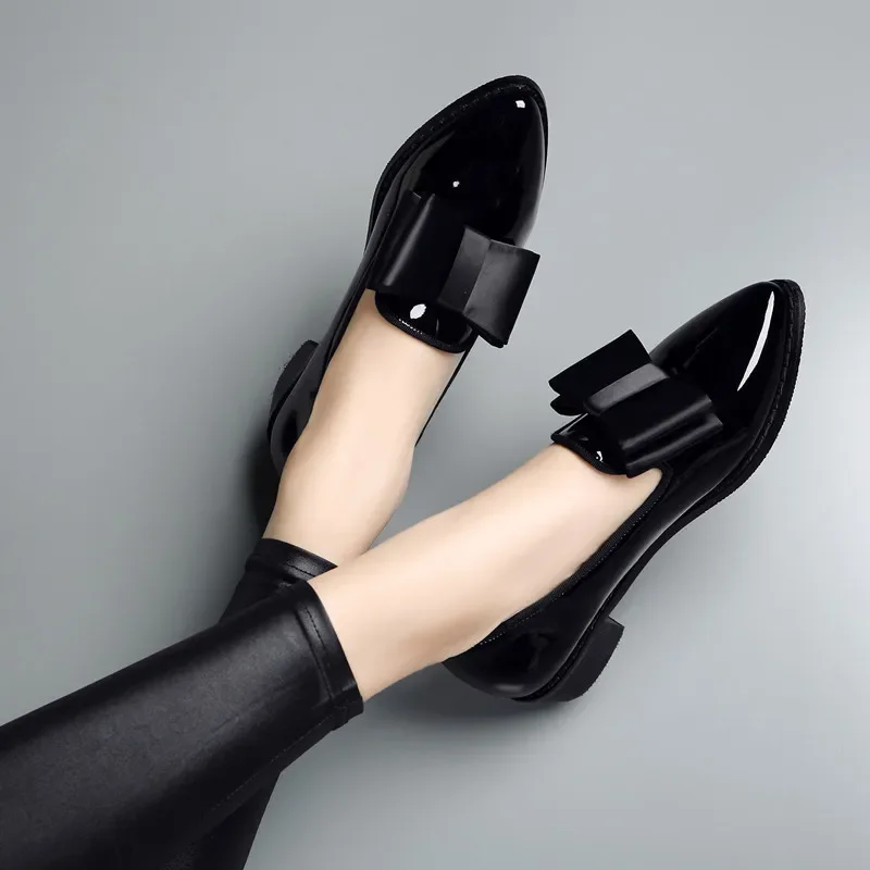 

Women's Loafers Bow Decor Pointed Toe Flat Shoes for Women Patent Leather Shallow Mouth Commuter Daily Casual Shoes 2024
