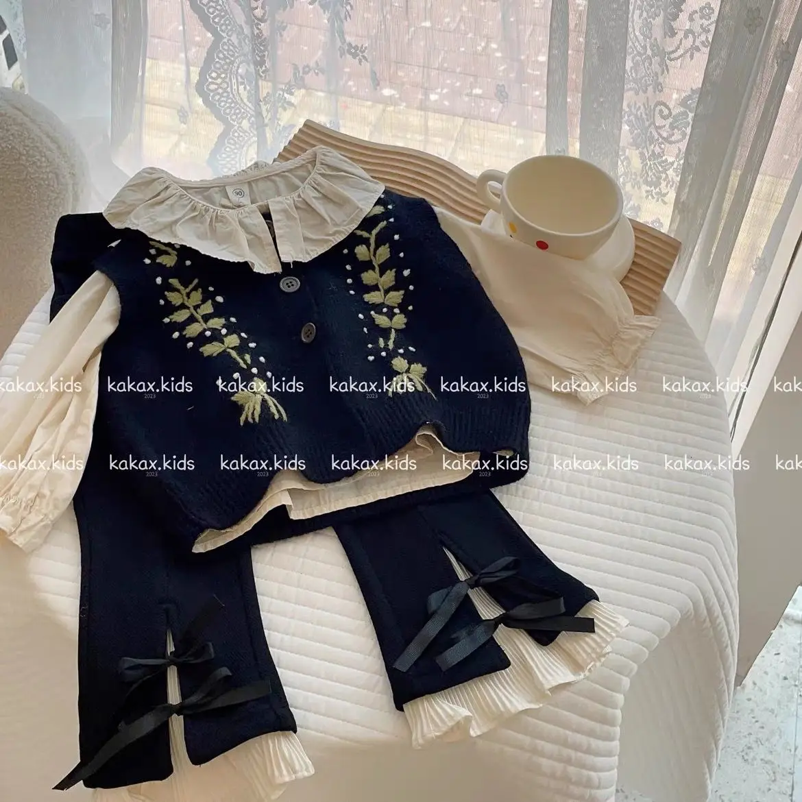 

Children Elegance Tops Clothing Spring Autumn Girls Clothes Set Fashion Embroidered floral knitting Vest Shirts Flare Pants Kids