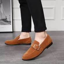 

2020 New Suede Men Loafers Metal Buckle Design Elegant Slip on Man Dress Shoe Vintage Retro Wedding Men's Footwear Casual Flats