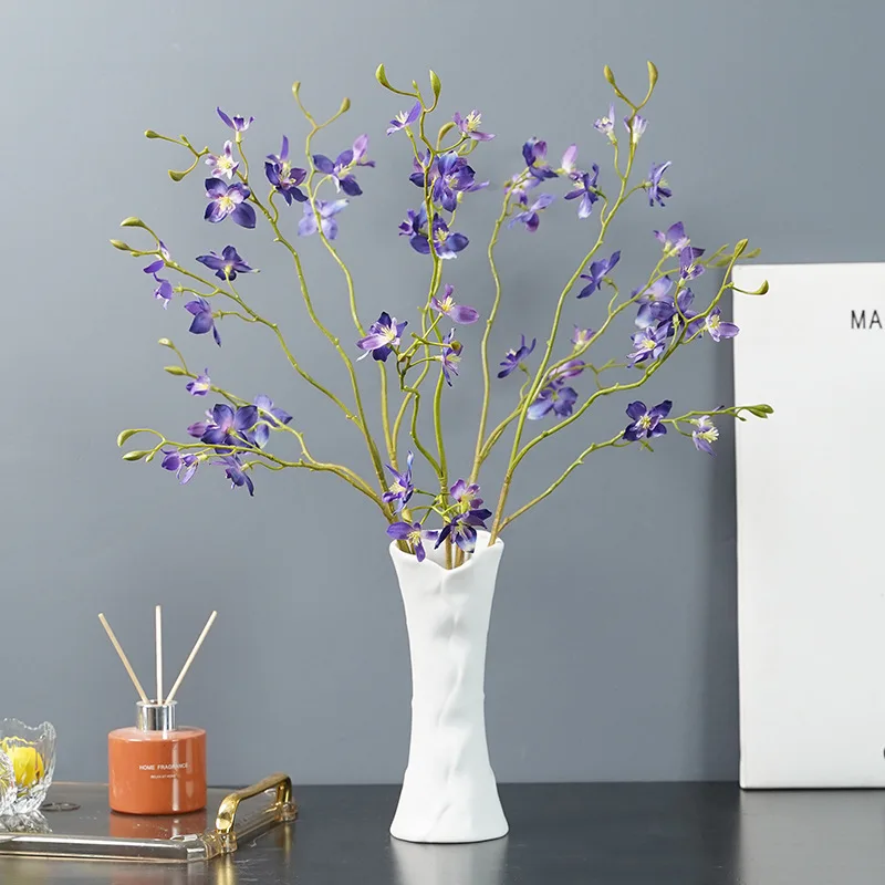인공 Delphinium 플라스틱 인공 꽃, 가정용 책상 장식, 부드러운 웨딩 사진 소품