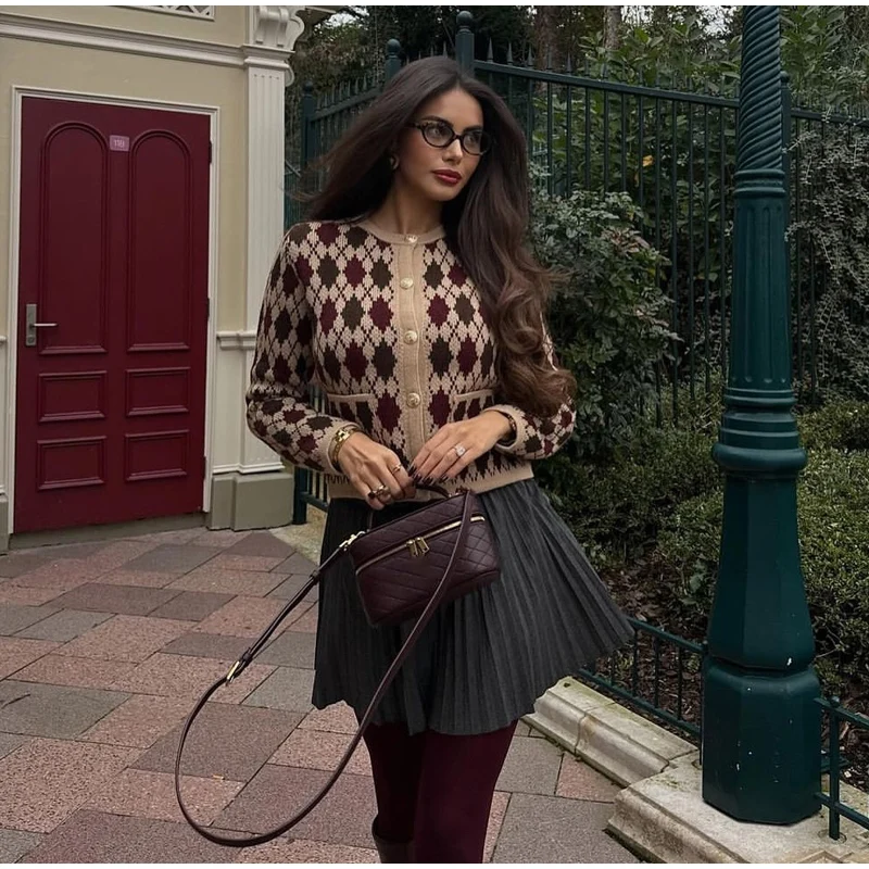 Plaid Knitted Slim Cardigan Women Autumn O-neck Long Sleeve Metal Button Short Sweater Coat Lady All-matching Knitwear New