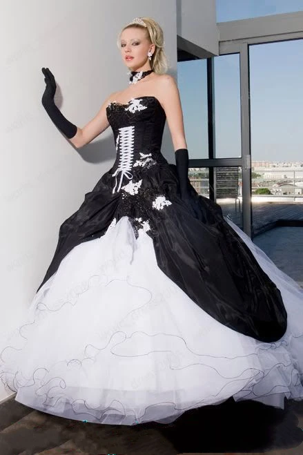 

Corset Black And White Gothic Wedding Dresses Strapless Sleeveless Tiered Piping Tulle Bridal Gown Appliques Lace Up Vestido