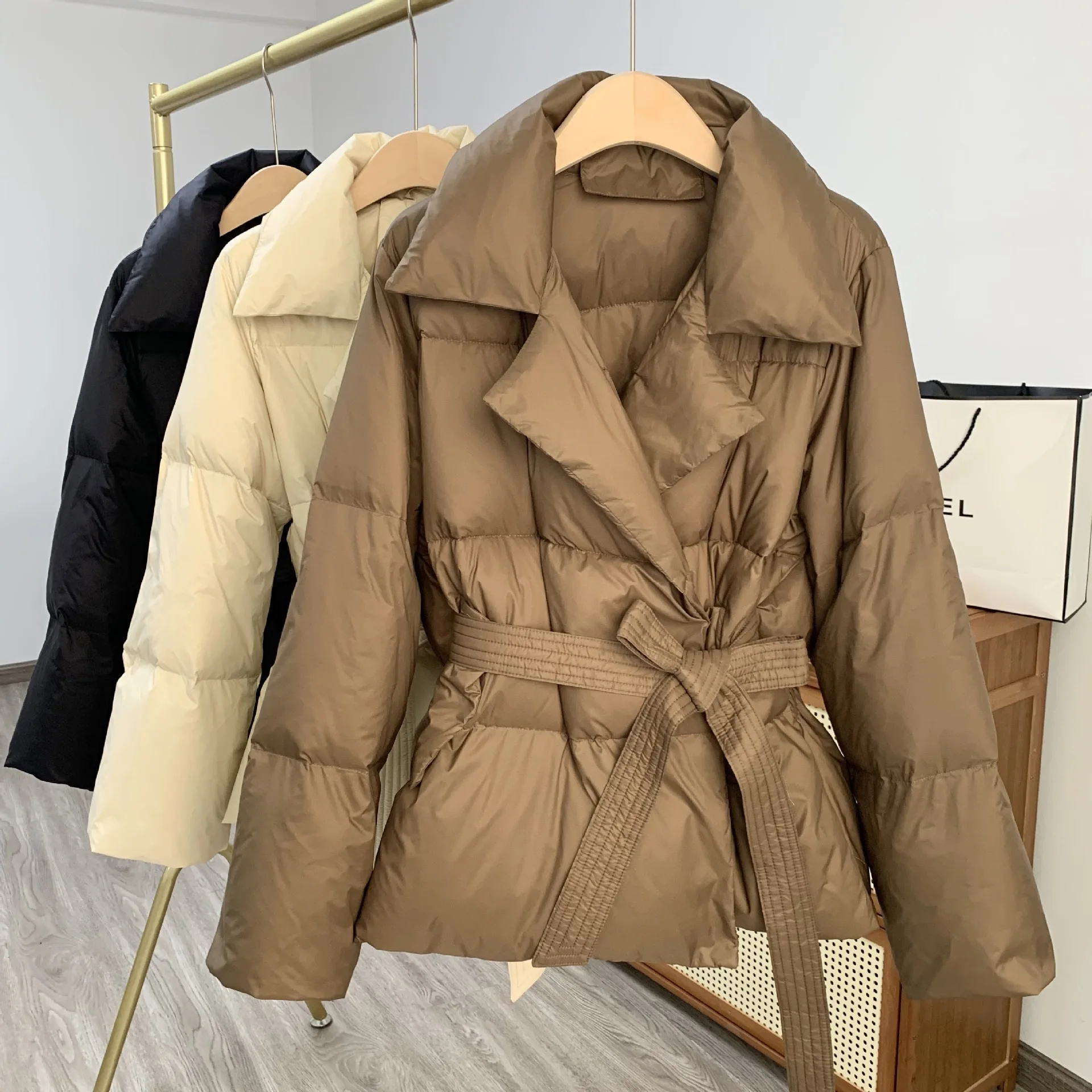 

FPES 2022 WINTER WOMENS WHITE DUCK DOWN COATS