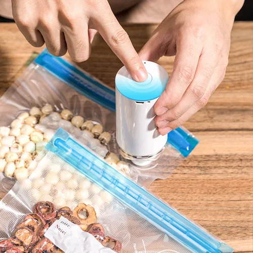 재사용 가능한 진공 식품 보관 지퍼 가방 세트 전기 핸드 헬드 진공 실러 펌프 Sous Vide 가방 USB 충전식 BPA 무료 2