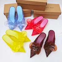 Offre spéciale brésil marque rétro dames bonbons diapositives femmes bout pointu sorcière pantoufles à talons bas fille demi-paquet chaussures parfumées SM311 2