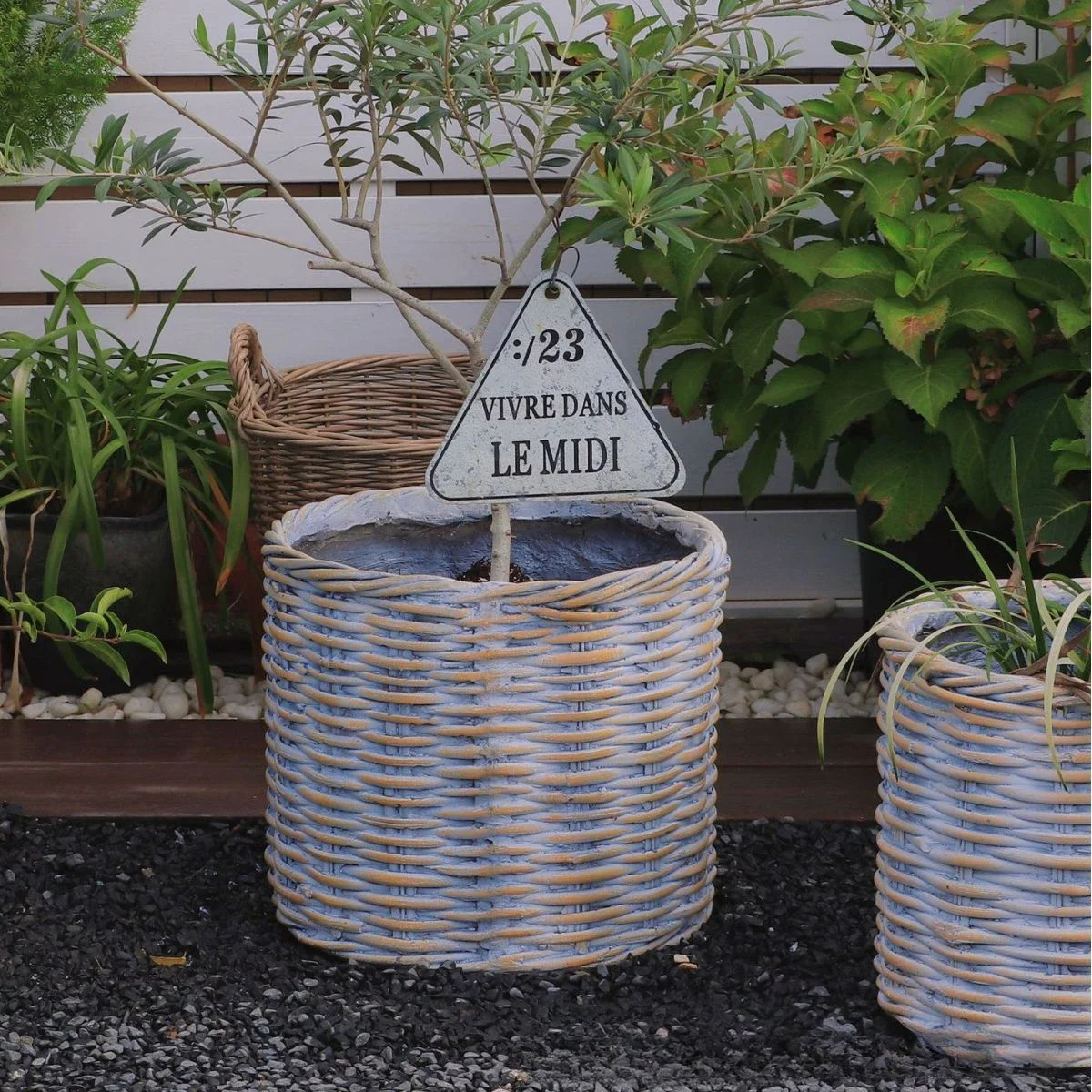 

Renovated floor to ceiling imitation rattan woven ins breathable flower pots, outdoor courtyard garden decoration, magnesium oxi