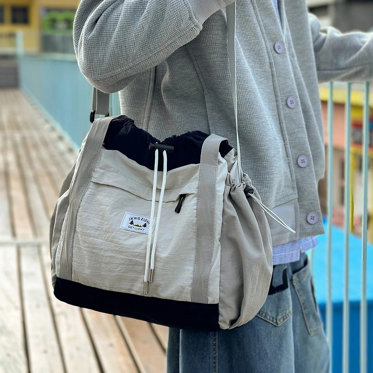 Japanese High-End Men's Shoulder Bag Trendy Crossbody Bag Drawstring Fashion Lightweight Sports Large Capacity Shoulder Crossbody Bag Women's Fitness Yoga