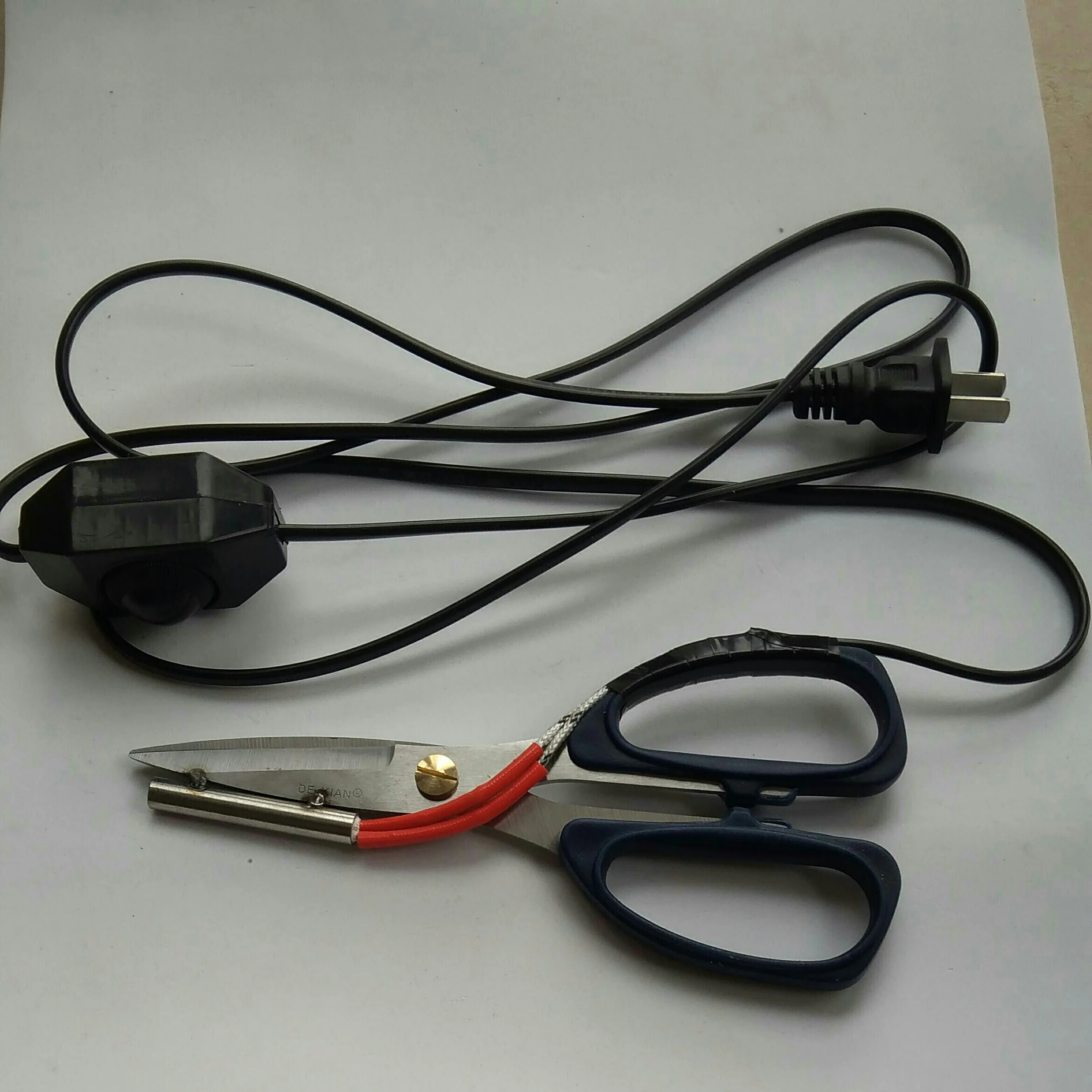 

Electric Heating Tailor Scissors Power Hot Scissors Knife Heated Pen Working Indicator For Cloth Cutting Electric Scissors
