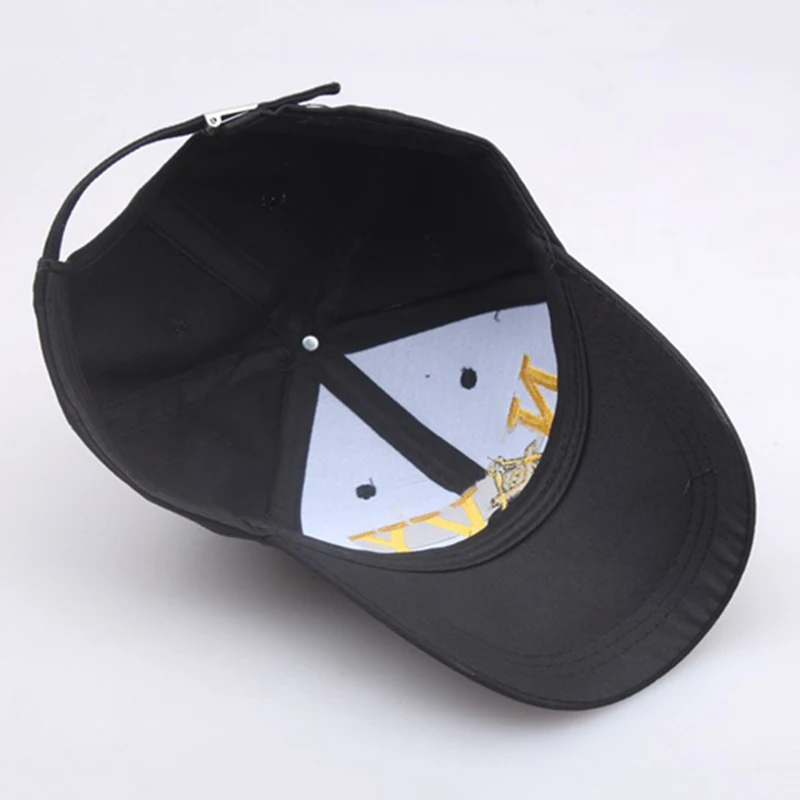 Рисунок 6 - Бейсболка Мужская/женская черная с вышивкой