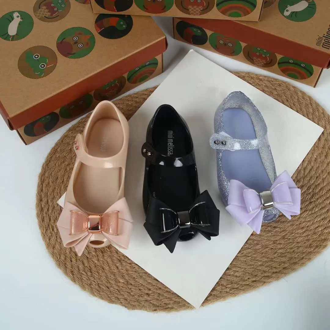 

Детские летние сандалии Mini Melissa, новинка 2023, стильная модная Милая Желейная обувь для девочек, классические детские мягкие пляжные туфли на плоской подошве, HMI096