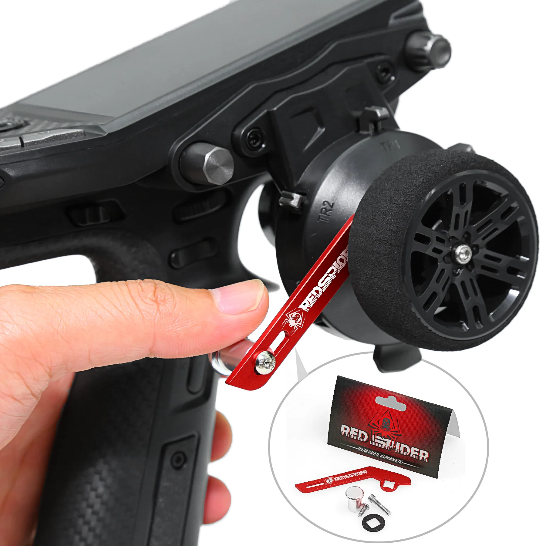Gros plan sur les fiches dorées des connecteurs XT60 pour batterie RC, mâle et femelle.