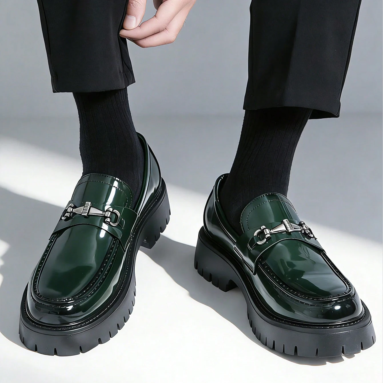 أوروبا موضة سميكة وحيد الرجال بيني المتسكعون الانزلاق على فستان الأعمال أحذية شهم لامعة مشبك حفلة رسمية حذاء أسود