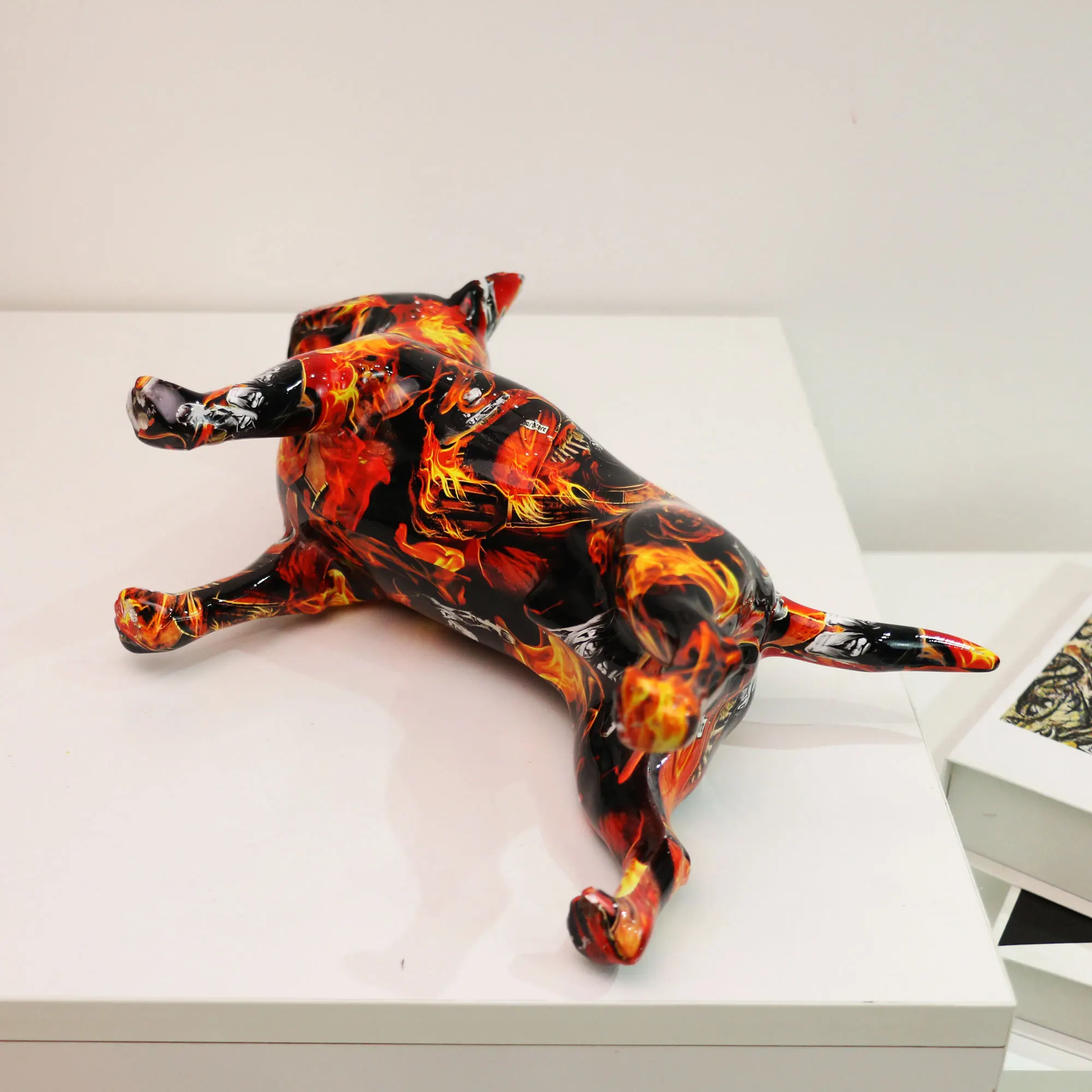 Statuetta Decorativa Bull Terrier In Resina, Misure 29x9x19.8 Cm, Colorata, Per Casa O Ufficio