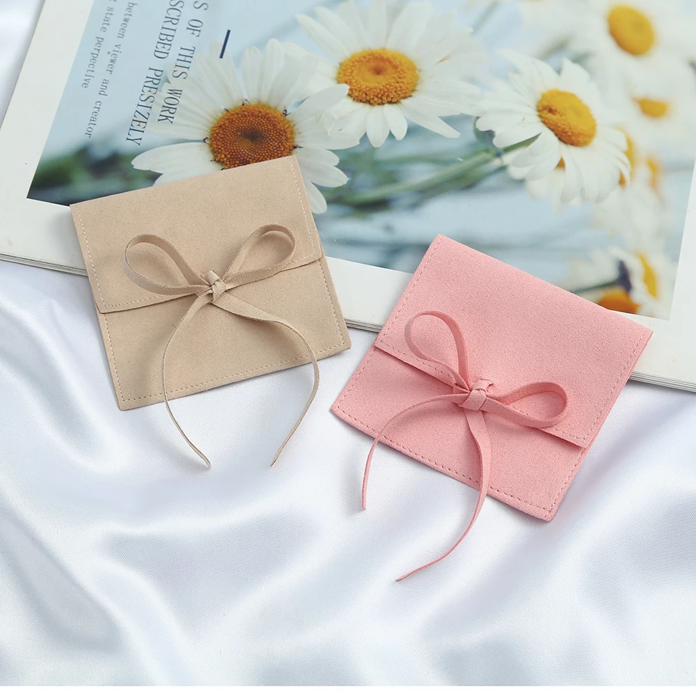 100pcs Velvet Jewelry Pouches Can Personalized 8x8cm Christmas Packaging Drawstring Microfiber Organizer Ring Earings Gift Bags