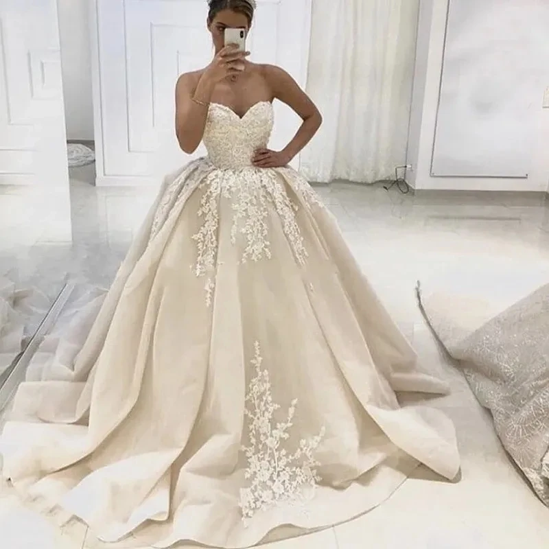 

Женское свадебное платье It's yiiya, белое кружевное платье с вырезом сердечком и аппликацией на лето 2019