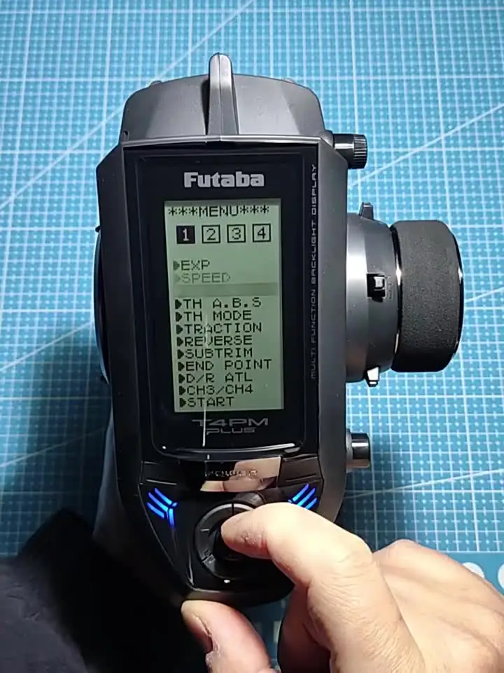 FUTABA T4PM PLUS 4チャンネルリモコンセット 車両・船舶模型用