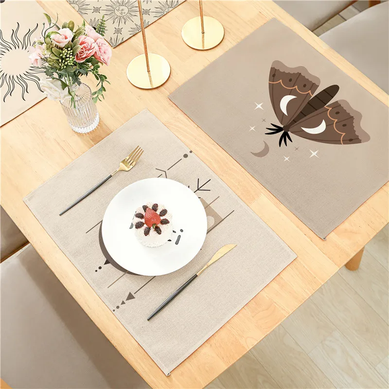 

Bohemian Simple Sun Moon Moth Patterns Beige Flax Linen Insulated Placemat Decoration Dinner Table 42x32cm