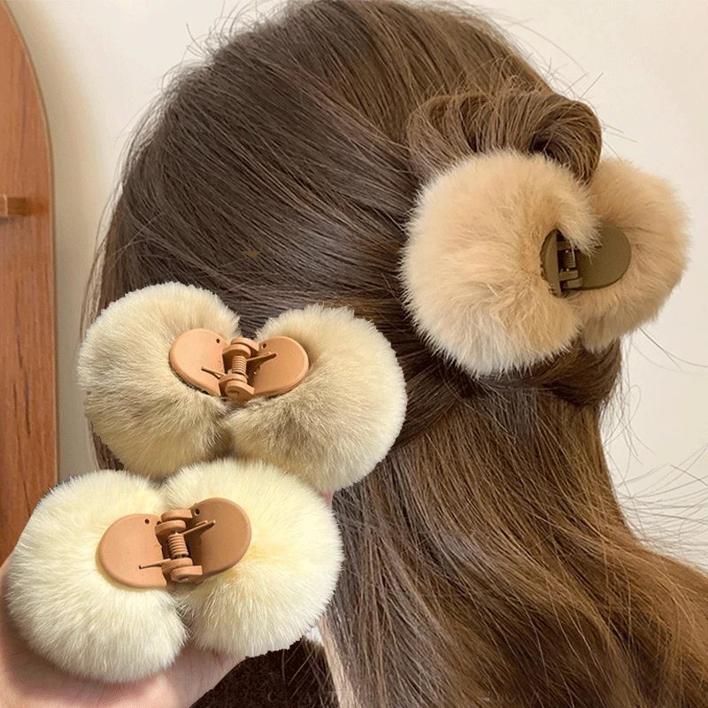 

Korean Faux Rabbit Fur Fluffy Ball Hair Claws Hairpin Autumn Winter Cute Plush Hair Clip for Women Girls Hair Accessories