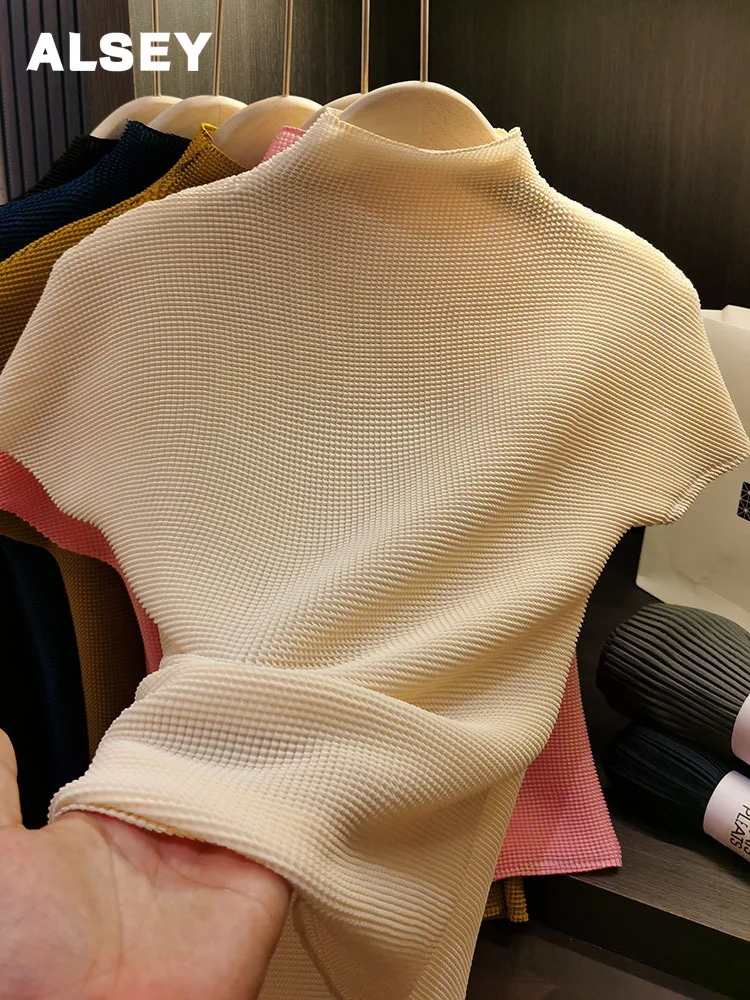 

ALSEY Miyake Pleated Classic Stretch Comfort Breathable Stand Collar Cornrows T-Shirt Solid Color Short Sleeve Women's