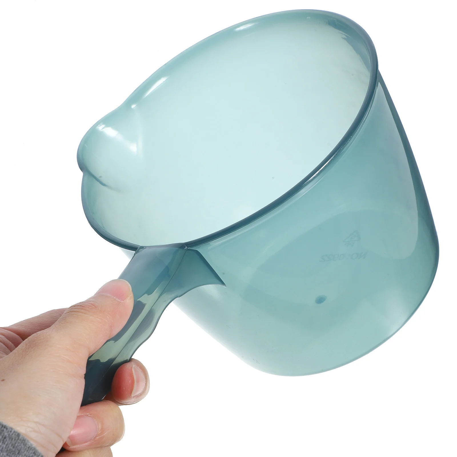 Large Size Transparent Thickened Water Ladle Kitchen Gadgets Bath Scoop Household Spoon For Portable Dippers Reusable Water