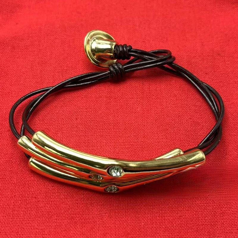 UNOde50-pulsera exquisita de tres filas para mujer, bolso de regalo de joyería romántica, gran oferta, europeo y americano, 2023