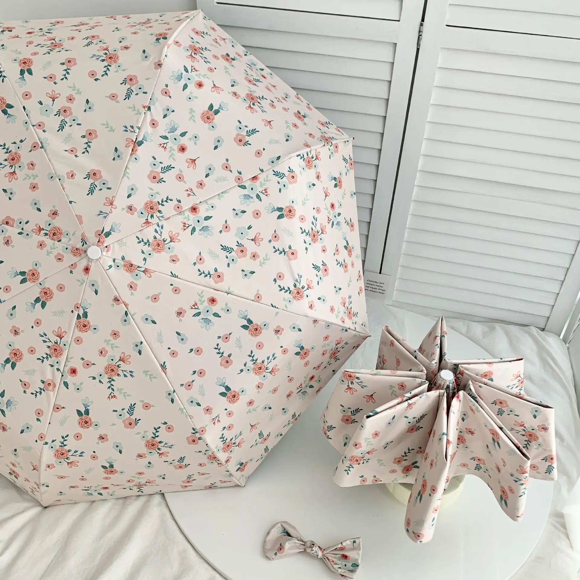 High Density Fabric with Color Coating Pocket Umbrella 3 Folds / 5 Folds Fresh Floral Sunny and Rainy Dual-use Sunshade Umbrella