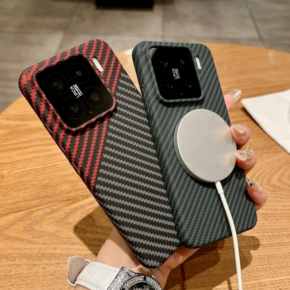 Luxury Ultra Thin Magnetic Carbon Fiber Texture Case - Shockproof Hard Matte Cover, Wireless Charging Compatible
