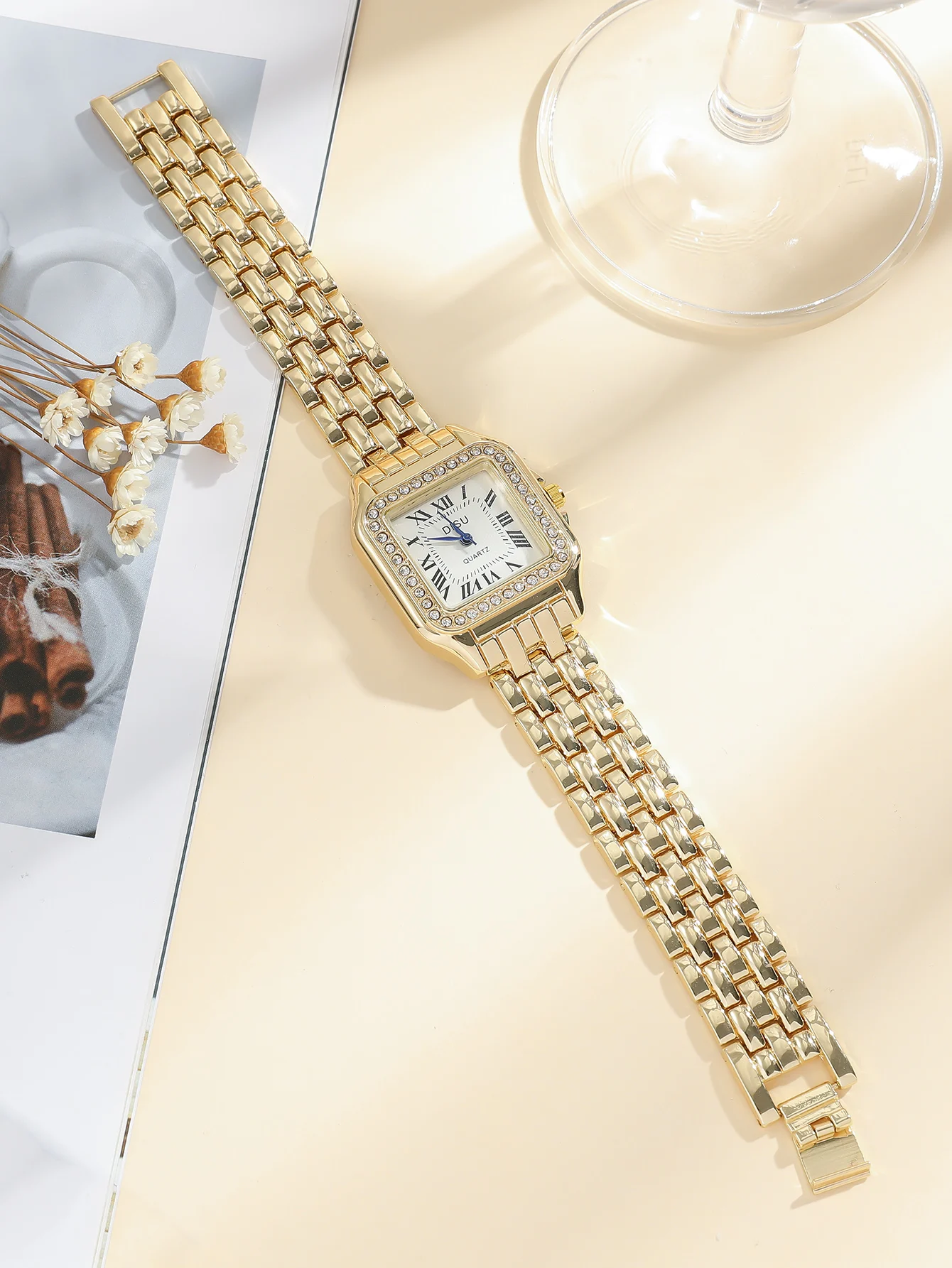 ساعة كوارتز مربعة صغيرة للنساء بحزام من الفولاذ ال...