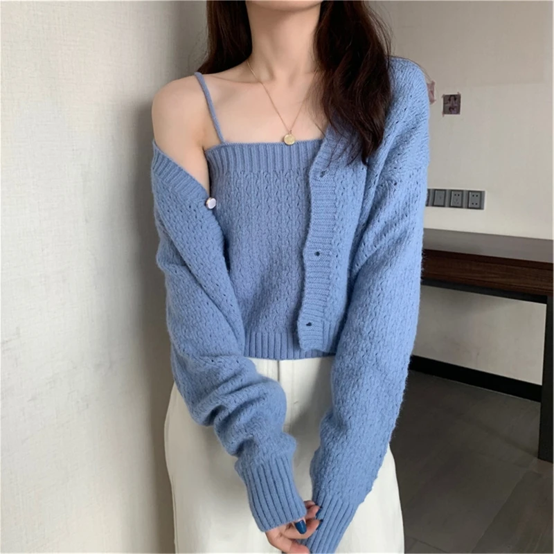 Рисунок 5 - Женский комплект из 2 трикотажных однотонных свитеров