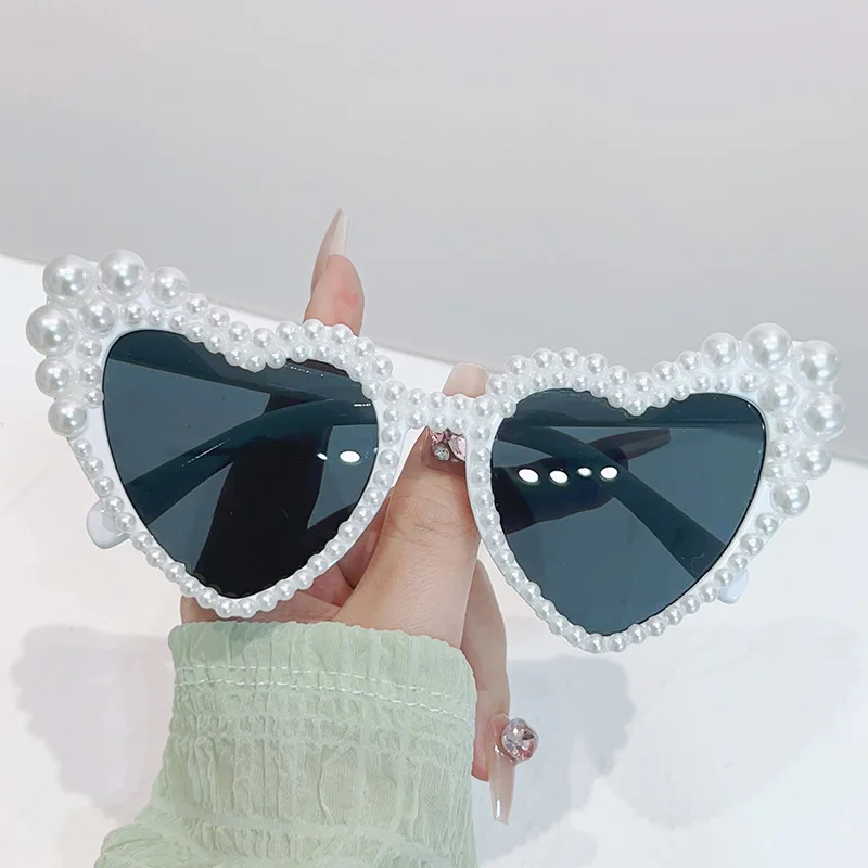 2024 Fashion Large Frame Pearl-set Sunglasses Heart Shape Personality UV400 Casual Black Just Married Sunglasses Bridesmaid Gift