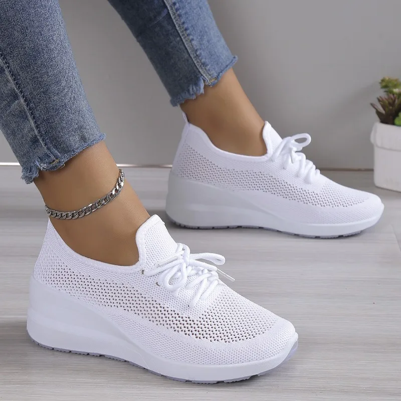 цена Hollow Canvas Large Size Shoes Spring and Autumn New Breathable Fashion Hundred Mesh Socks Shoes Flying Weaving Women's Shoes