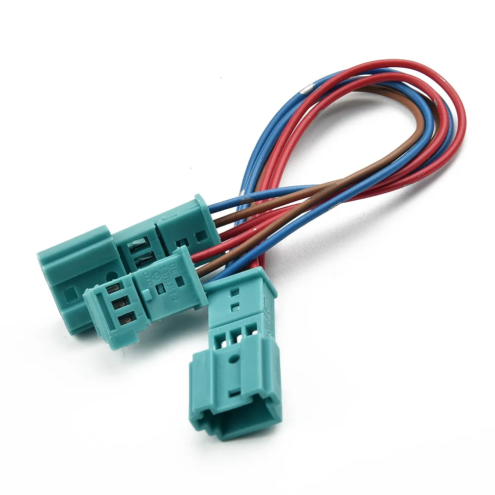 BMW F30アンビエントライト付きエアコンパネルとOBDコネクター BMW F30