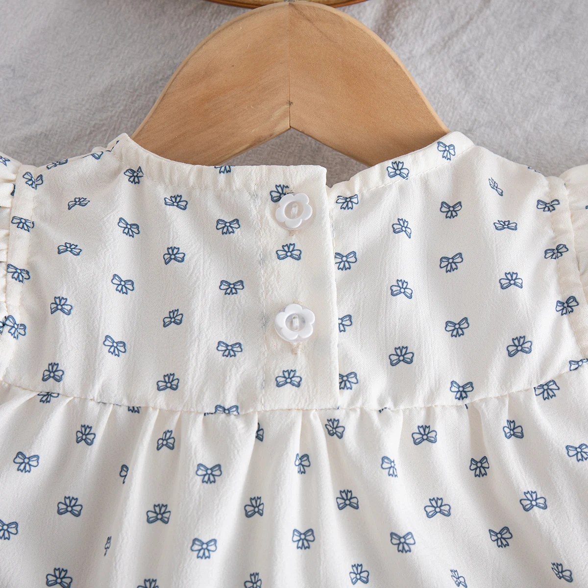 Süßes Babykleid mit Schleifenmuster, Sommermode für Mädchen (6 Monate - 3 Jahre) – Detail 7
