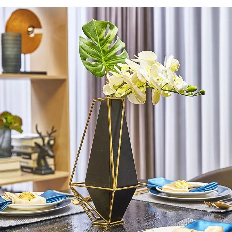 

Geometric Metal Vase Decoration Modern Flower Arrangement Dried Flower Accessories Light Luxury Living Room Home Decoration