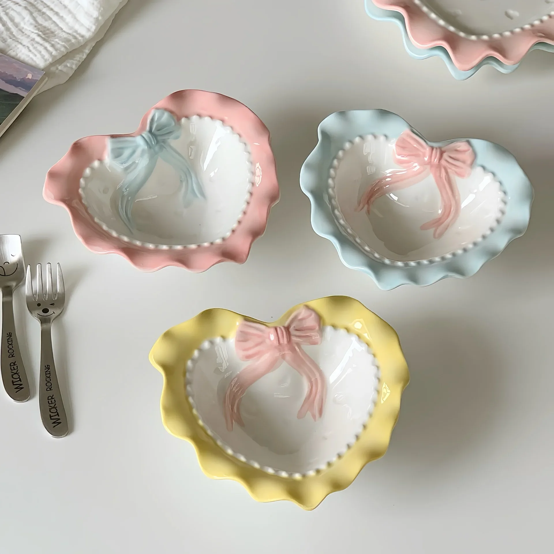 Cute Ceramic Dinner Plate Love Bow Jewelry Display Tray Wavy Edge Breakfast Plate Home Decor Photography Props 4