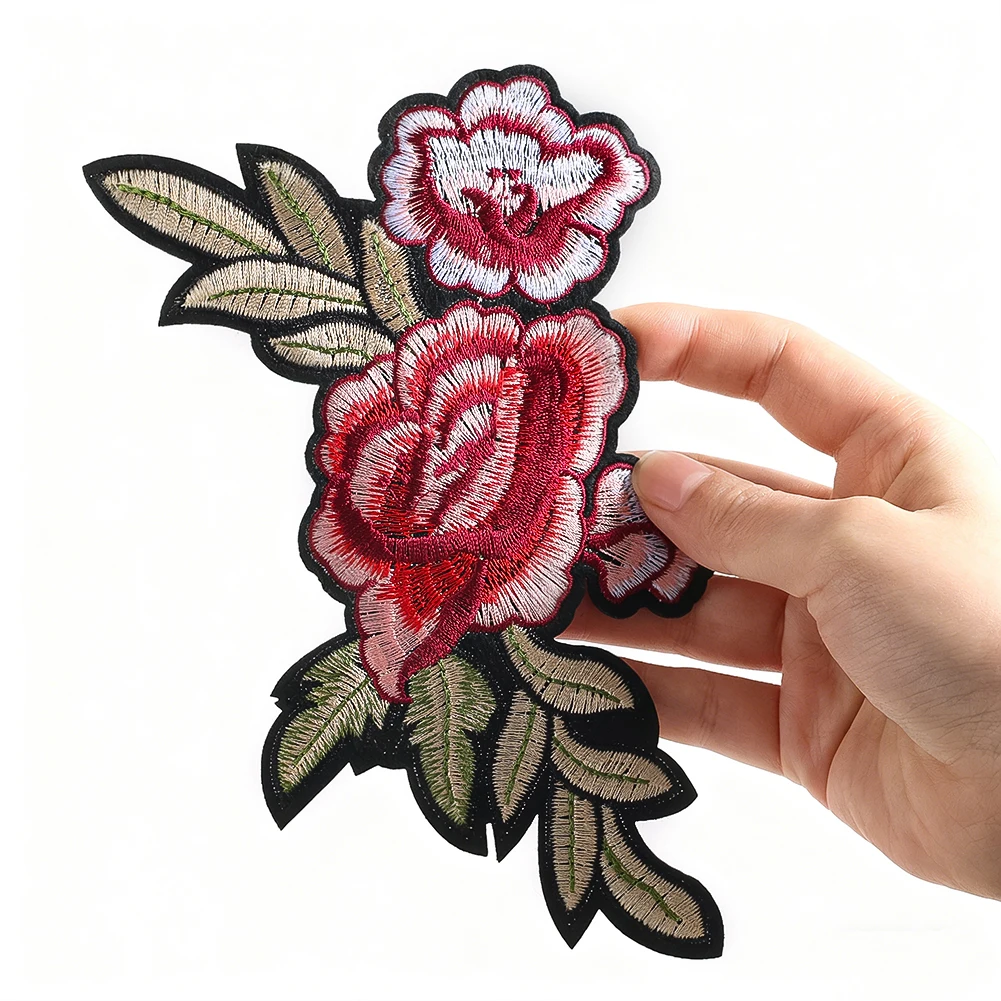 Roter bestickter Rosenstoff-Aufnäher, geeignet für Abendkleider, Kleidung, Spitzenkragen, Dekoration, Aufnäher, Nähzubehör