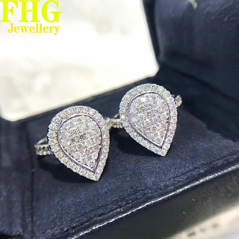 

Кольцо из белого золота 18 К с натуральными бриллиантами в форме груши