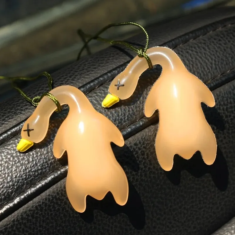 Color Change Duck Keychain Fashion Funny Goose Pendants for Bag Car Keyrings Cute Cartoon UV Photochromic Key Chains