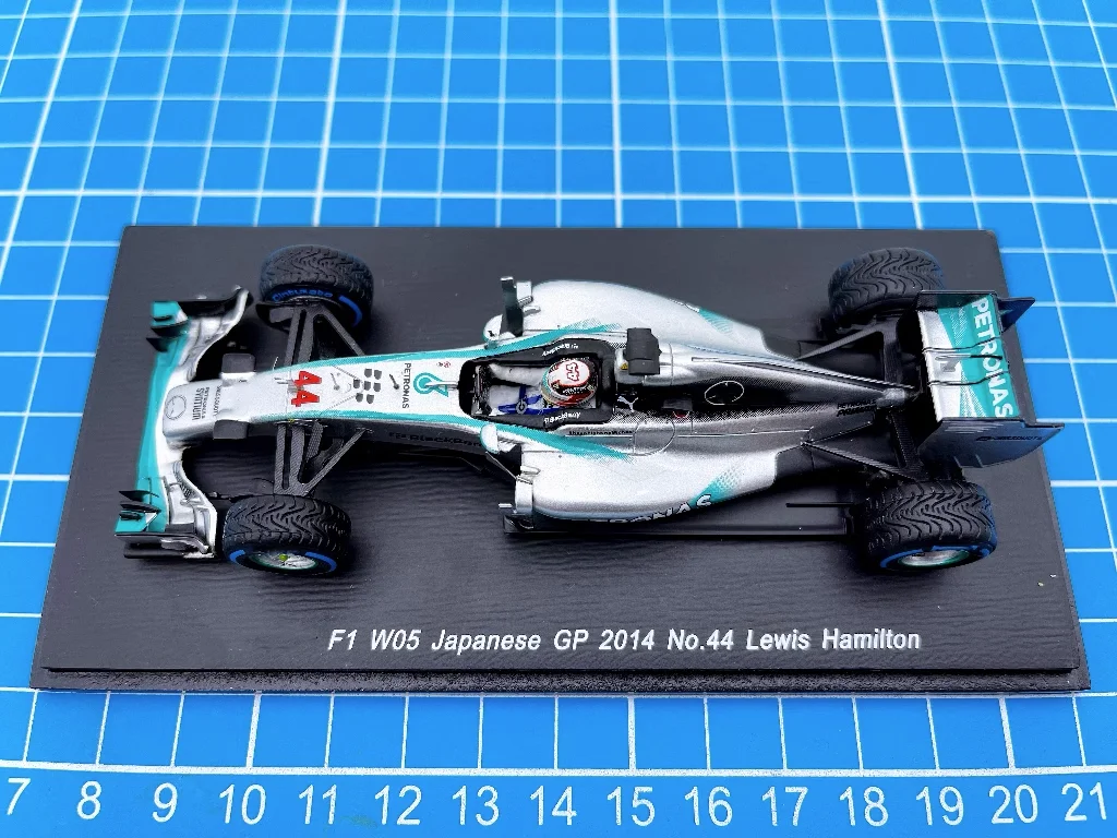 

SPARK 1:43 F1 W05 2014 Hamilton Japan Simulation Limited Edition Resin Metal Static Car Model Toy Gift