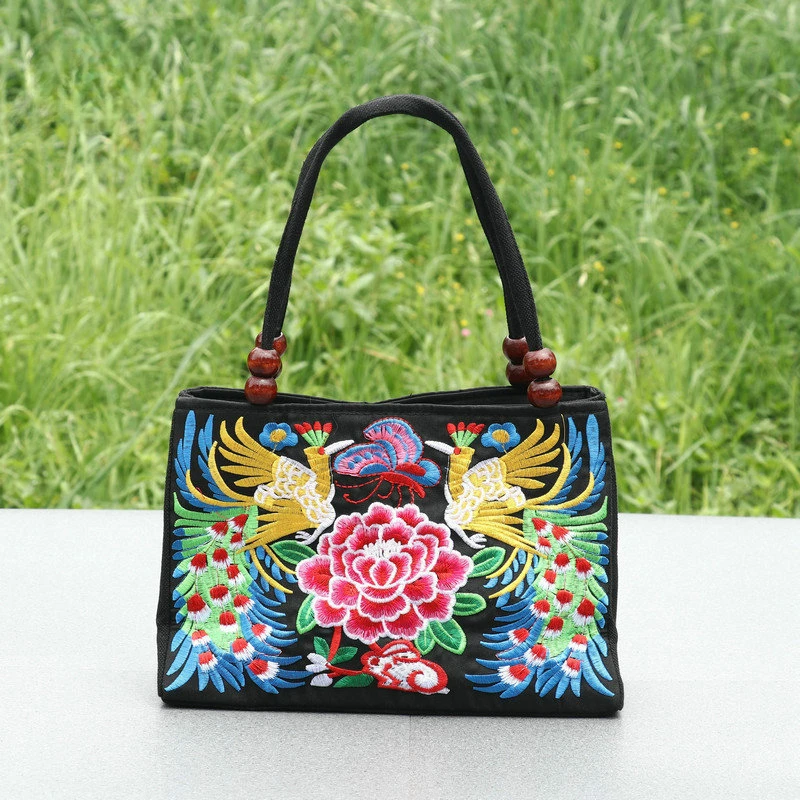 New Fashionable Flow Large Capacity Casual Lightweight Double Zippered Embroidered Bag