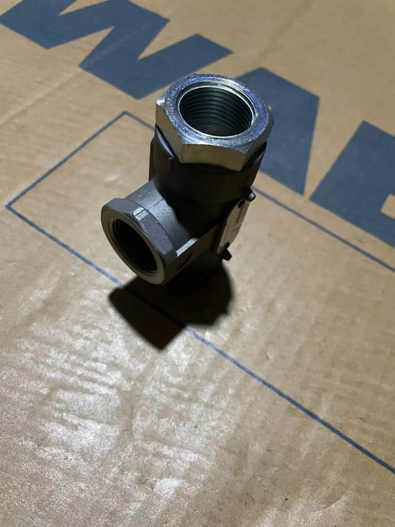 Original 4342080290 three-way valve