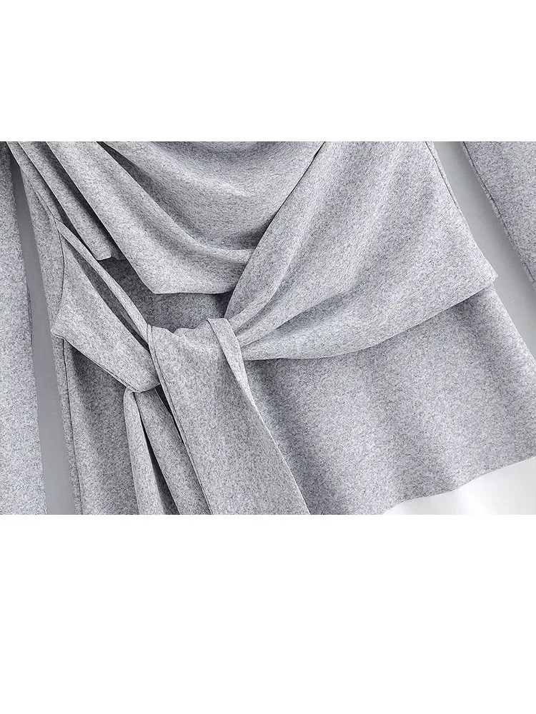 فستان نسائي جديد لربيع 2026 بتصميم عصري برقبة دائر...