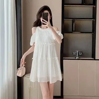 Abito da primo amore francese dal temperamento con gonna corta dolce super fata dal design delicato con spalle scoperte 1