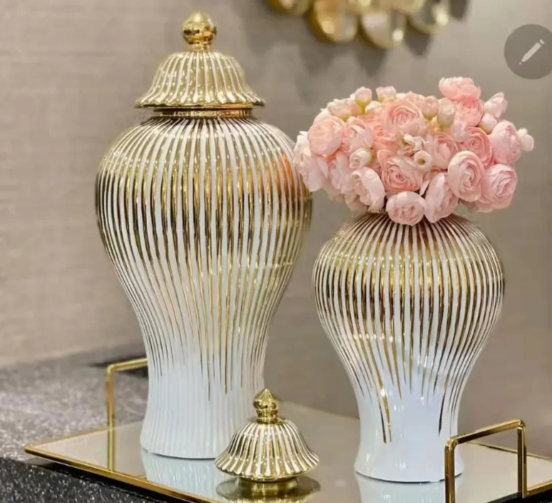 Ceramic Gold-plated Striped Storage Jar with Lid Golden Universal Jar Ceramic Vase Tabletop Decoration Container Storage ceramic storage jar