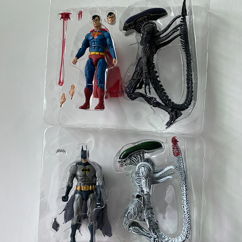 2 uds Anime Batman Superman VS Alien Xenomorph NYCC figura de acción NECA Supermen Batman figura juguetes de modelos coleccionables regalos