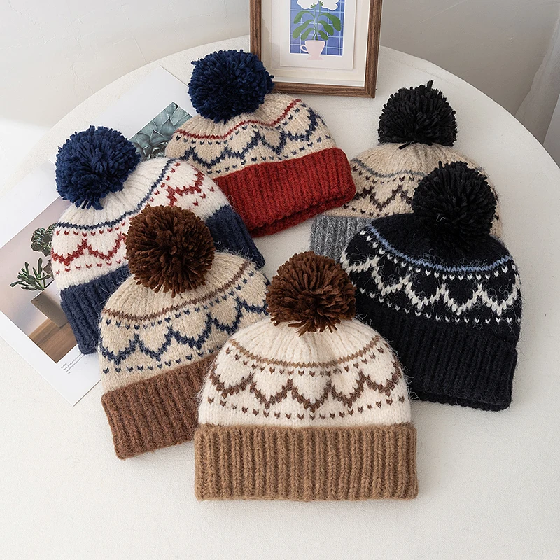 Hot Sale Women Winter Pompoms Knit Hat Fashion Fur Beanie Hats For Women Winter Gift